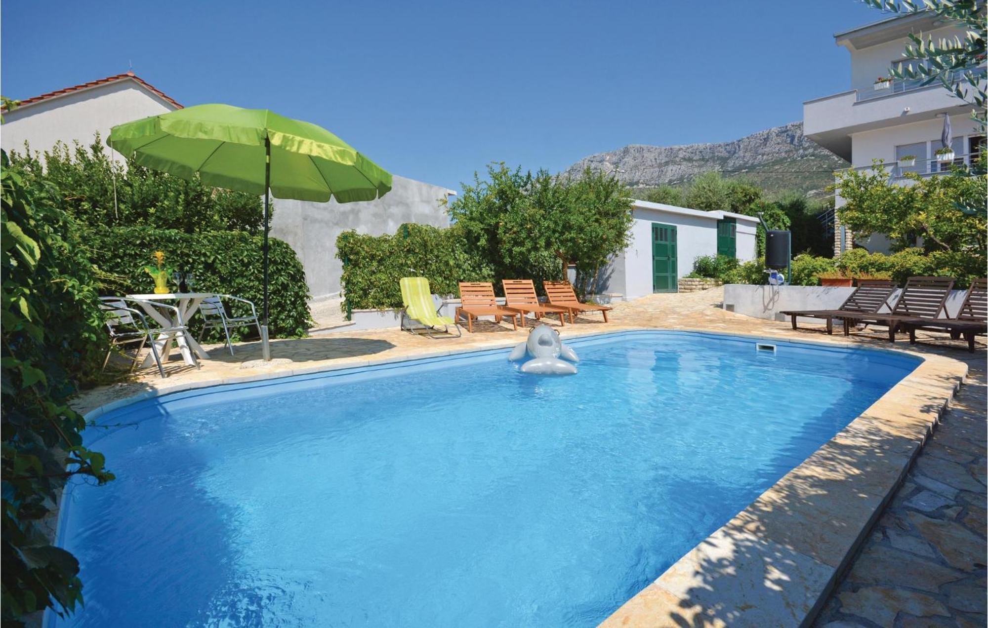 Amazing Apartment In Kastel Sucurac With Kitchen Kastela Bagian luar foto