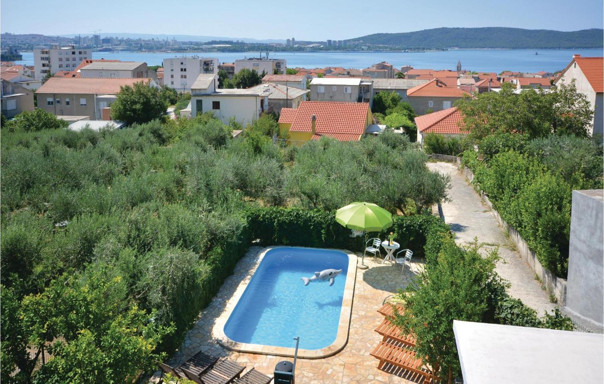 Amazing Apartment In Kastel Sucurac With Kitchen Kastela Bagian luar foto