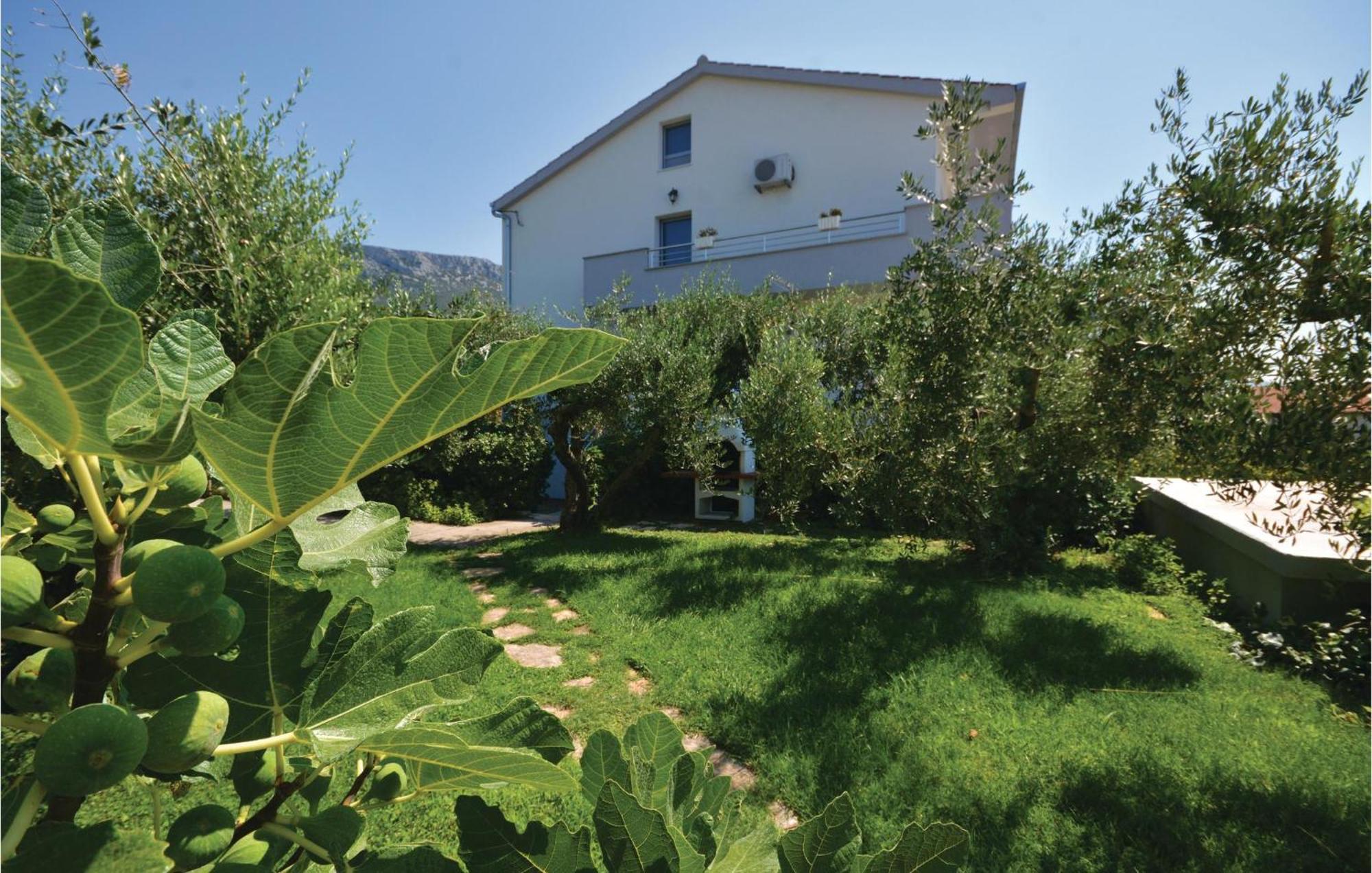 Amazing Apartment In Kastel Sucurac With Kitchen Kastela Bagian luar foto