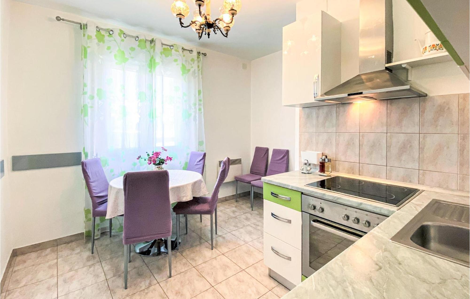 Amazing Apartment In Kastel Sucurac With Kitchen Kastela Bagian luar foto