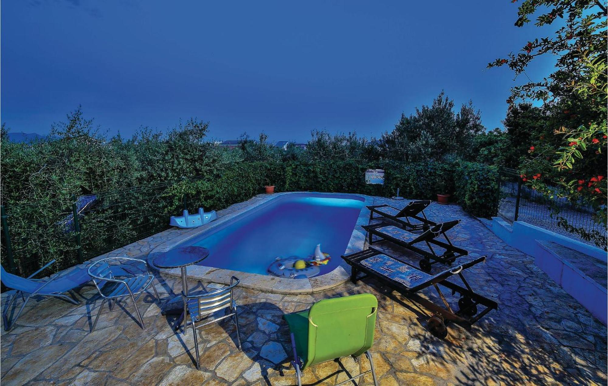 Amazing Apartment In Kastel Sucurac With Kitchen Kastela Bagian luar foto